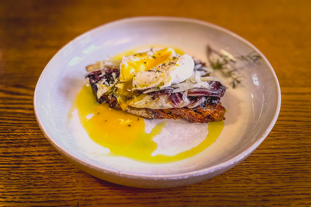 Uovo in Camicia con Radicchio - Pochiertes Ei mit Radicchio